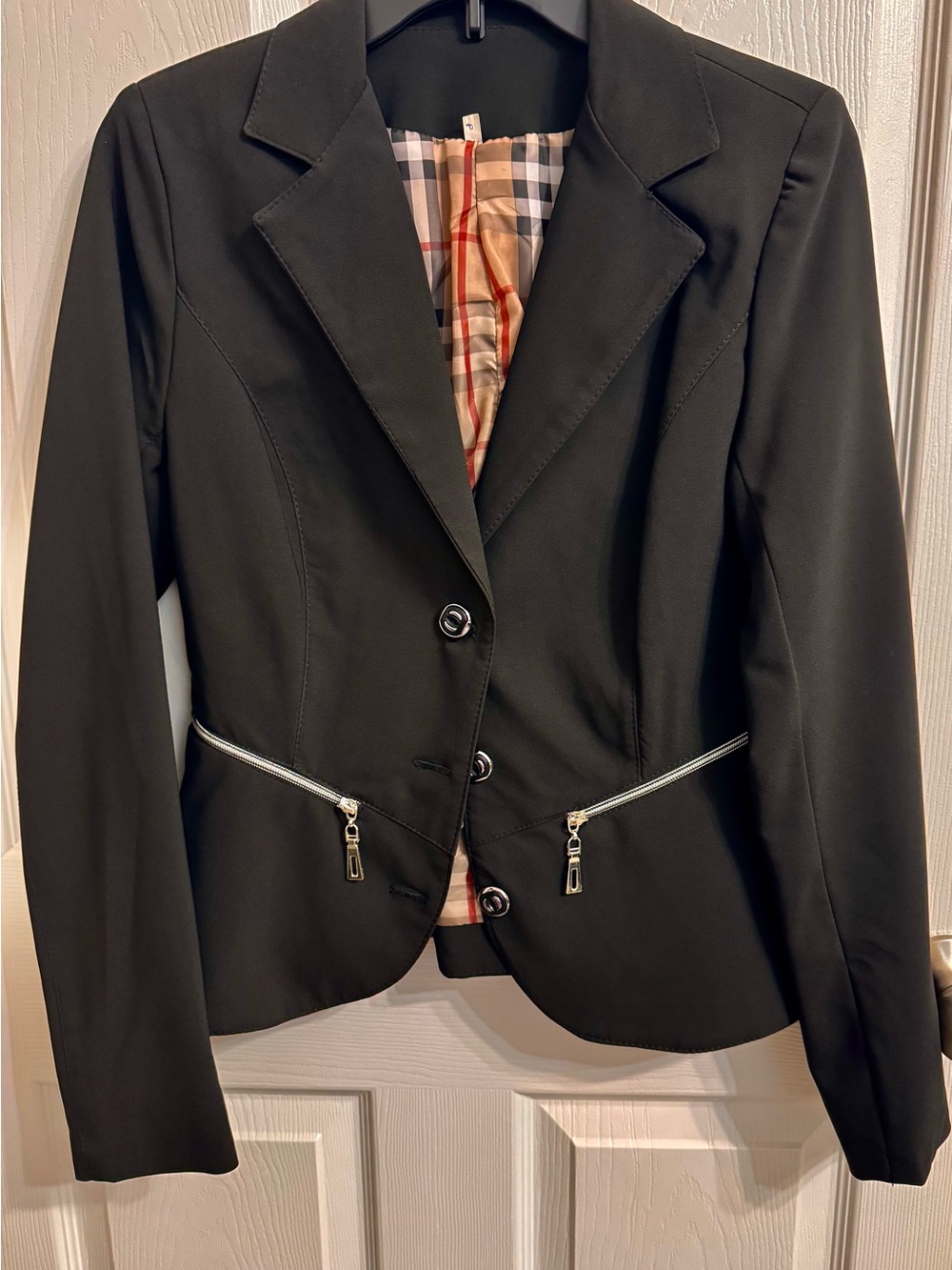 Black Women's Tailored Zip-Pocket Blazer